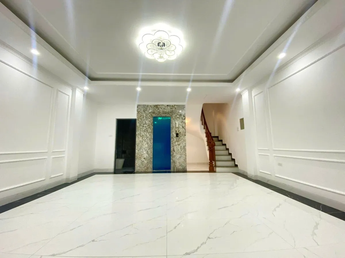Bán nhà Khuất Duy Tiến - Thanh Xuân 7 tầng thang máy, ô tô đỗ cửa, DT 55m, MT 5.5m, giá 21 tỷ.