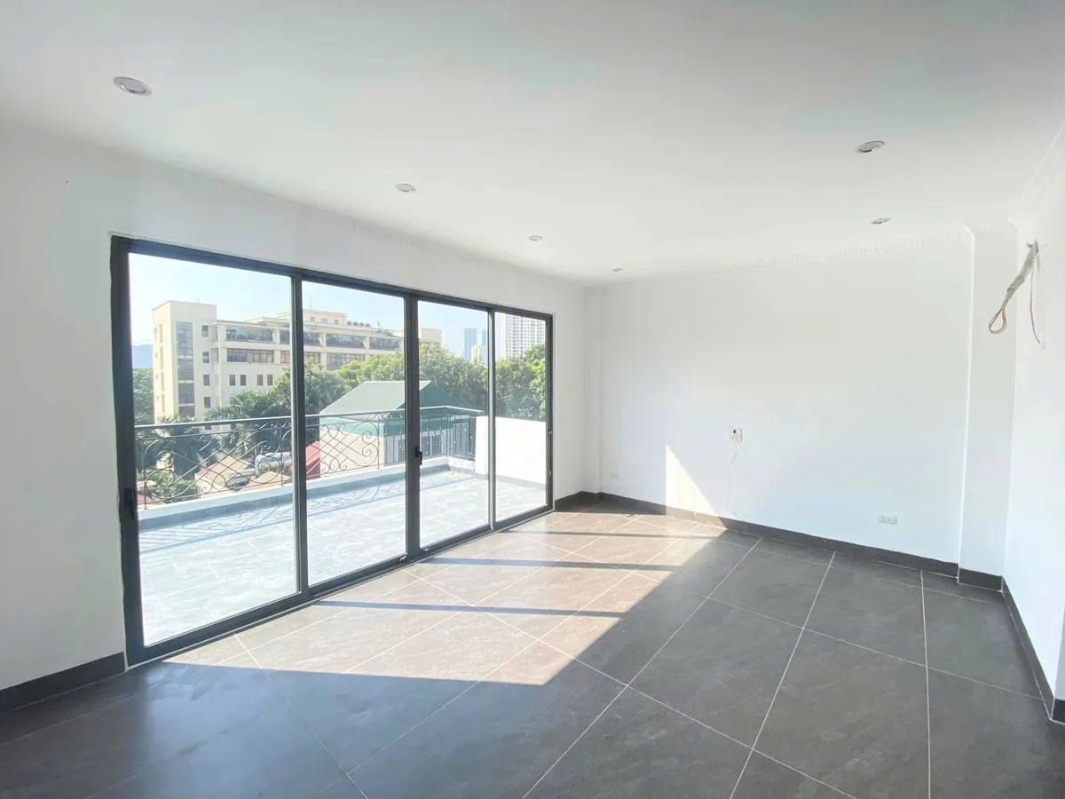 Bán nhà Khuất Duy Tiến - Thanh Xuân 7 tầng thang máy, ô tô đỗ cửa, DT 55m, MT 5.5m, giá 21 tỷ.