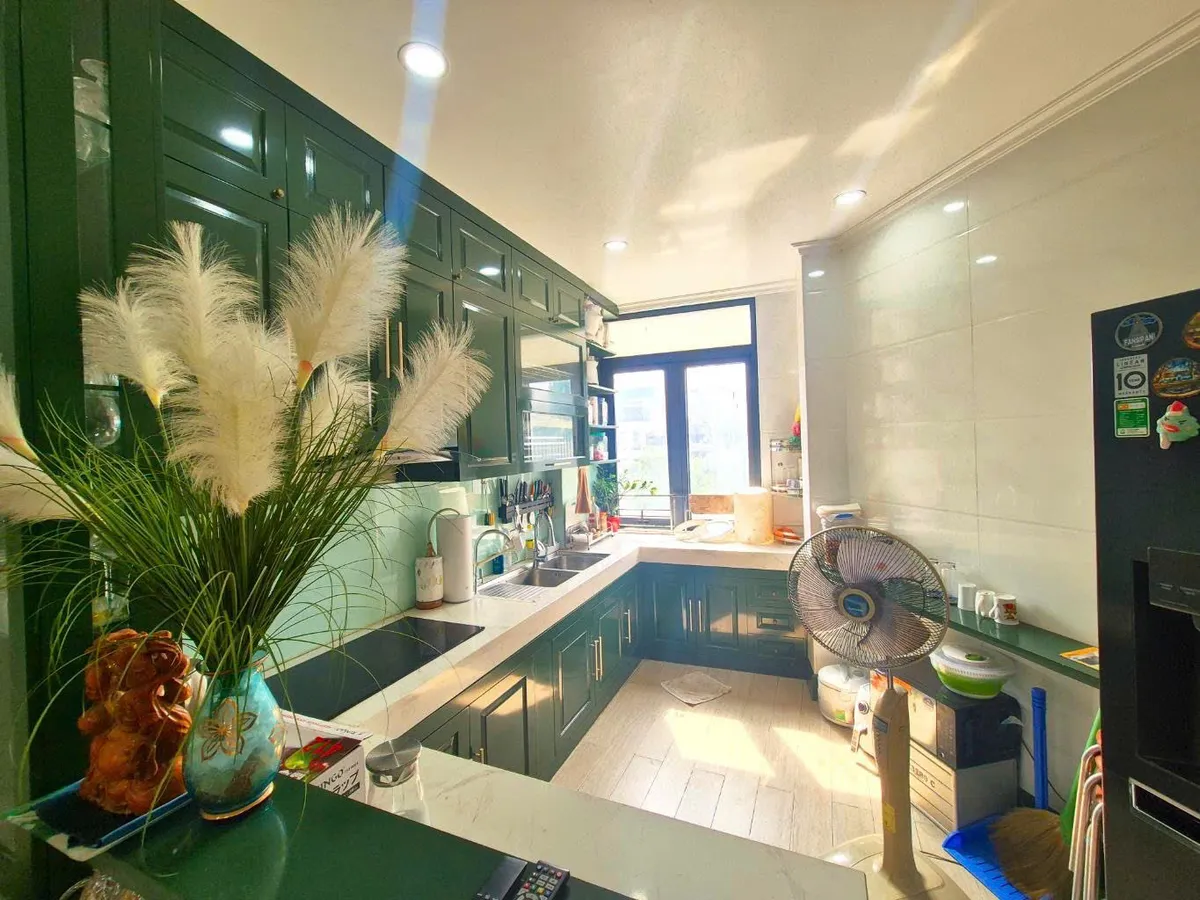 Bán nhà Tây Sơn - Đống Đa vừa ở vừa cho thuê, DT 38m2, MT 8.5m2, giá 18 tỷ.