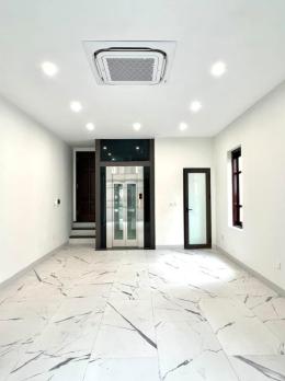 Bán Nhà Mặt Phố Quận Hai Bà Trưng 35m7T Th/Máy MT4m Vỉa Hè 31 Tỷ Triệu Việt Vương.