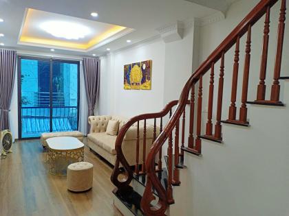 Bán nhà ngõ 33 Văn Cao, 30m2 x 4 tầng, lô góc, 7.2 tỷ