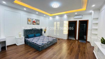HOA HẬU 7 TẦNG THANG MÁY – VIEW HIM LAM – VỈA HÈ RỘNG – Ô TÔ TRÁNH