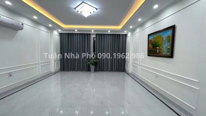 HOA HẬU 7 TẦNG THANG MÁY – VIEW HIM LAM – VỈA HÈ RỘNG – Ô TÔ TRÁNH
