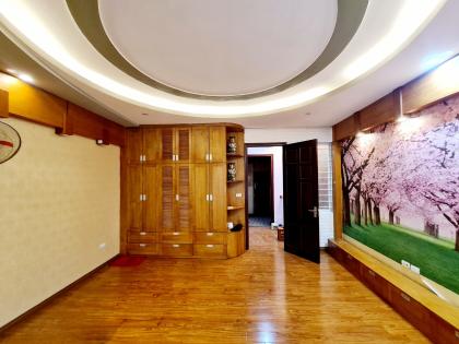Bán Nhà P/Lô 3 Ô Tô Tránh Quận Đ/Đa 60m2-6T MT5m Vỉa Hè Sổ Hoàn Công 33 Tỷ Nguyên Hồng.