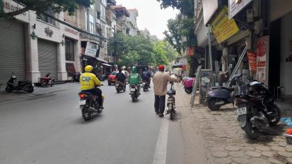 Bán Nhà Mặt Phố Quận Đống Đa 85m2-8T 5m Vỉa Hè 2 THOÁNG 32,5 Tỷ Đê La Thành.