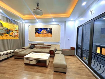 Bán nhà ngõ 218 Lạc Long Quân, diện tích 30m2 x 5 tầng,mặt tiền 6m, giá 7.6 tỷ.