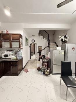 Kiến trúc Gothic giữa lòng Phường 2 Tân Bình - 75m2, 4 tầng, Riêng một góc trời Sân Bay.