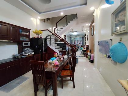 Bán nhà Hẻm nhựa 6m, Nguyễn Thế Truyện - thông Tân Sơn nhì, 4,4x22m, 4 T - 6PN, 13,5 tỷ.