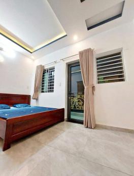 SÁT MẶT TIỀN NGUYỄN KIỆM, GẦN 50M2, NGANG 4.6M, 3 TẦNG 4PN, nhỉnh 6 tỷ
