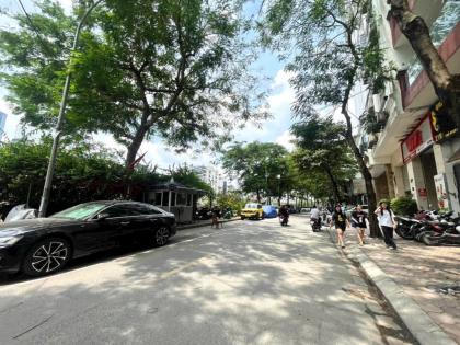 Bán nhà phố Quan Hoa- Cầu Giấy- Ngõ rộng thoáng- Dt 68m2 - Giá 20.9 Tỷ