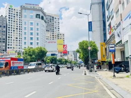 Bán nhà Mặt tiền Nguyễn Văn Trỗi - gần Hoàng Văn Thụ, 8x5m, 3 Tầng - 2PN, chào 14,9 tỷ.