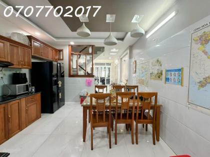 BÁN NHÀ 3 TẦNG – HẺM THOẠI NGỌC HẦU – HÒA THẠNH – 72M² – NHÀ MỚI 4PN – GIÁ 5TỶxx