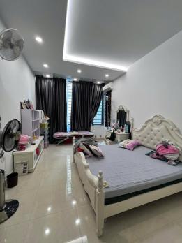 Bán nhà mặt ngõ 178 Thái Hà, 45m2, ô tô tránh, kinh doanh tốt, 16.5 tỷ