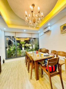 Bán nhà Chùa Láng, 40m2 x 5 tầng, lô góc, 9.2 tỷ