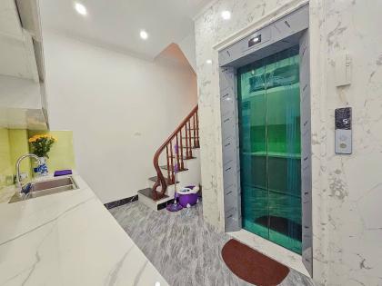 Bán nhà phố Lê Thanh Nghị, Hai Bà Trưng, lô góc, 5 tầng thang máy mới, ngõ thông