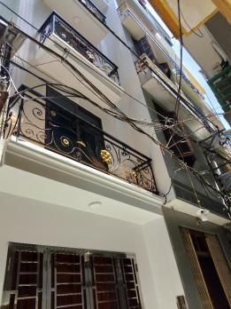 Bán nhà riêng tại đường Văn Hội, Bắc Từ Liêm 35m2, phân lô, ô tô,   nhỉnh 5tỷ.