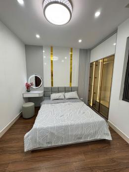 Bán nhà gần phố Quốc Tử Giám, Đống Đa, nhà đẹp ở ngay, ngõ thoáng, gần ô tô tránh