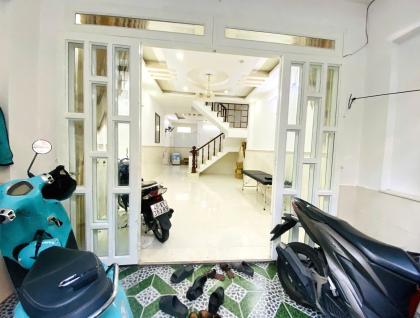 Chỉ 5.4 Tỷ TL!  Sở Hữu Nhà 56m² HẺM XE HƠI Gần Công Viên Làng Hoa Gò Vấp!