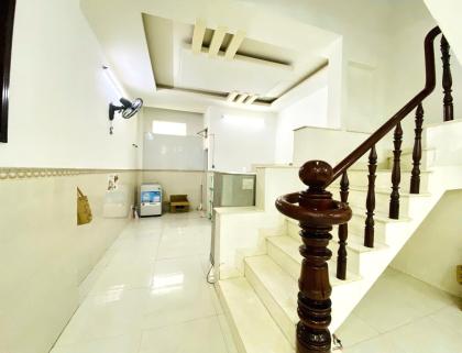 Chỉ 5.4 Tỷ TL!  Sở Hữu Nhà 56m² HẺM XE HƠI Gần Công Viên Làng Hoa Gò Vấp!