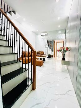 ????Tập thể Nam Đồng 90m 3PN Nội thất kính coong, Ô tô đỗ dưới, Tiện ích nhiều, 3.96 tỷ????