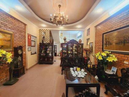 Bán nhà phố Chùa Láng, Đống Đa, nhà đẹp dân xây, ô tô đỗ cửa, gần phố, kinh doanh
