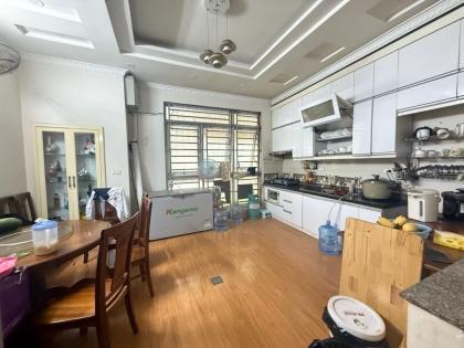Bán nhà phố Đốc Ngữ, Ba Đình, phân lô, ô tô tránh, 2 mặt thoáng, mặt tiền rộng, ngay gần phố