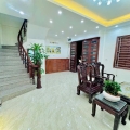 Cần bán nhà riêng chính chủ 5 tầng ngõ 318 La Thành giá 8.5 tỷ