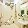 Cần bán gấp nhà ngõ thông Cầu Giấy, DT 65m, giá 10,6 tỷ.
