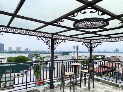 Bán Nhà Mặt Phố Quận Tây Hồ 102m2-10T MT5,6m VỪA Ở VỪA KD VIEW Hồ 52 Tỷ Võng Thị.