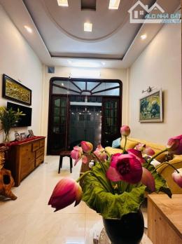 Bán Nhà Mặt Phố Quận Hoàn Kiếm 44m2-5T VỪA Ơ VỪA KD 1 SỔ 1 CHỦ 28,,5 Tỷ Đường Thành.