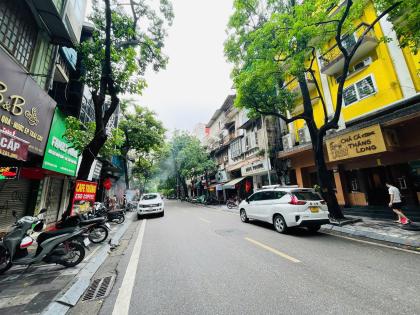 Bán Nhà Mặt Phố Quận Hoàn Kiếm 44m2-5T VỪA Ơ VỪA KD 1 SỔ 1 CHỦ 28,,5 Tỷ Đường Thành.