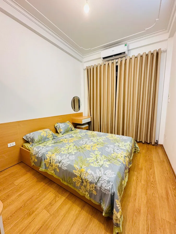 Bán nhà Tân Mai - Hoàng Mai nhà đẹp, 2 thoáng, DT 25m, MT 3m, giá gần 6 tỷ.