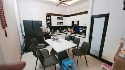 Tôi bán nhà khu DV Yên Nghĩa view công viên cạnh trường Phenikaa 54m2 chỉ 10.x tỷ. 0989626116