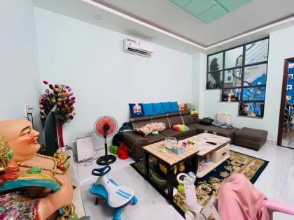 Nhà MT Đường Hồ Văn Huê Phường 9 Quận Phú Nhuận .