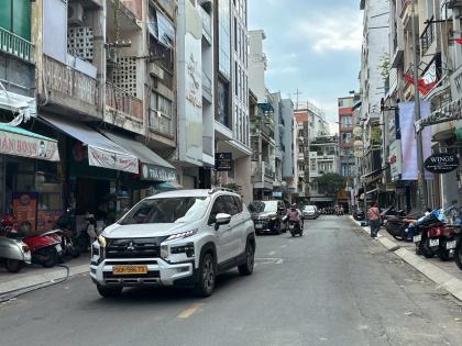 Bán nhà hẻm 10m Cao Thắng Q3 ngay chợ Bàn Cờ ngang 6.5m 7 lầu 163m2 16PN TN 100tr 55 tỷ