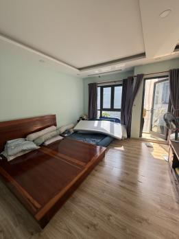 ĐẸP NHƯ NGỌC TRINH - TÂN BÌNH - LẠC LONG QUÂN, 55m2, 5 tầng, siêu xe ngủ nhà, giá bất ngờ.