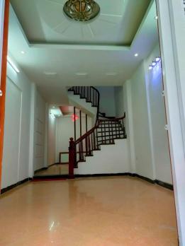 Bán nhà ngõ 180 Nguyễn Lương Bằng, 35m2 x 4 tầng, ô tô tránh, 10 tỷ