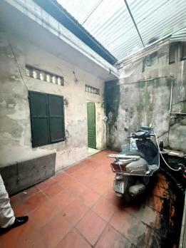Bán nhà mặt phố Nguyễn Khoái, sổ đỏ 60m2, 7 tỷ