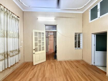 Bán nhà Hoàng Ngân, Thanh Xuân, nhà đẹp dân xây, mặt tiền rộng, ngõ nông