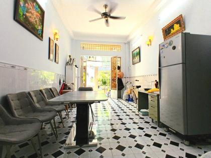 Gấp bán nhà đất TPHCM, giá rẻ, gần chợ Bến Thành, đường xe ôtô phường Cầu Ông Lãnh (Quận 1)