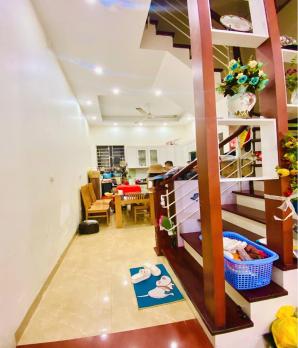 Bán nhà sổ đỏ mặt ngõ 25 Vũ Ngọc Phan, 60m2, ô tô tránh, kinh doanh