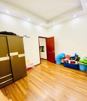 Bán nhà sổ đỏ mặt ngõ 25 Vũ Ngọc Phan, 60m2, ô tô tránh, kinh doanh