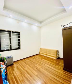 Bán nhà sổ đỏ mặt ngõ 25 Vũ Ngọc Phan, 60m2, ô tô tránh, kinh doanh