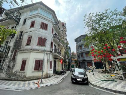 Bán Nhà P/Lô 2 Ô Tô Tránh Quận Cầu Giấy 60m2-4T 2MT15m Vỉa Hè Lô Góc 27 Tỷ Hoàng Quốc Việt.