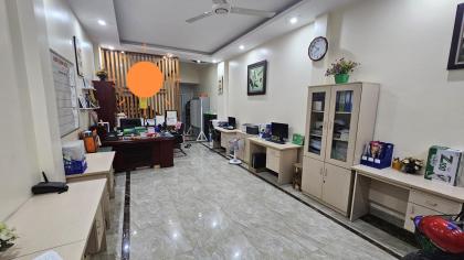 hot ! bán nhà phố ngô thì nhậm hà đông,dân xây,có vỉa hè, kinh doanh, nội thất xịn.