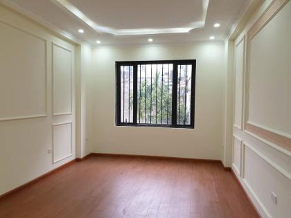 Bán nhà ngõ 165 Chùa Bộc, 35m2 nhà đẹp ở ngay, gần ô tô