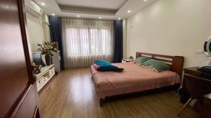 Bán nhà ngõ 41 Thịnh Quang, SĐCC, 36m2 x 5 tầng