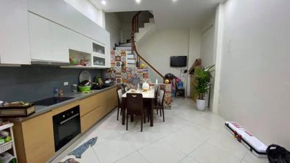 Bán nhà ngõ 41 Thịnh Quang, SĐCC, 36m2 x 5 tầng