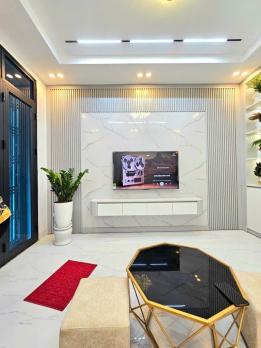 Bán nhà riêng tại đường Võ Chí Công, Tây Hồ,  35m2, 5 tầng, nhỉnh 6 tỷ.