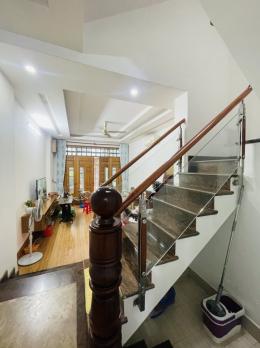 Bán nhà 3 tầng trung tâm Quận 5, ngay Trần Hưng Đạo - Nguyễn Trãi  Diện tích: 4 x 13m, công nhận 52m²